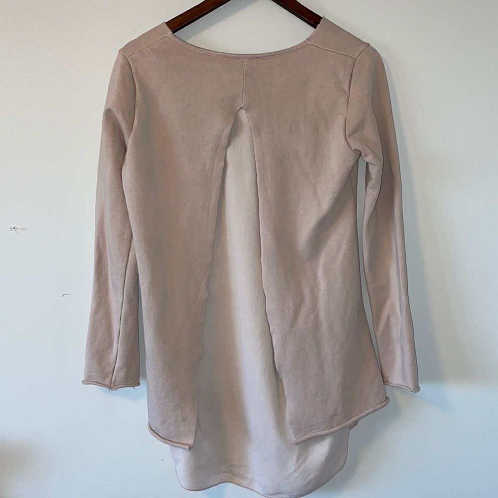 Gabriella Ragni vneck sweater blush pink with viscose cut out back size small